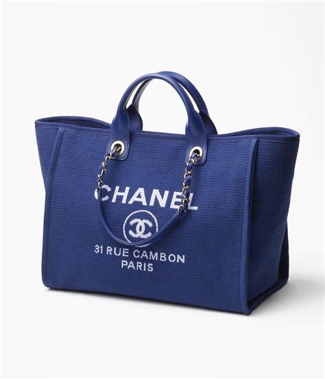 chanel shopper bag 2019|large zipped shopping bag Chanel.